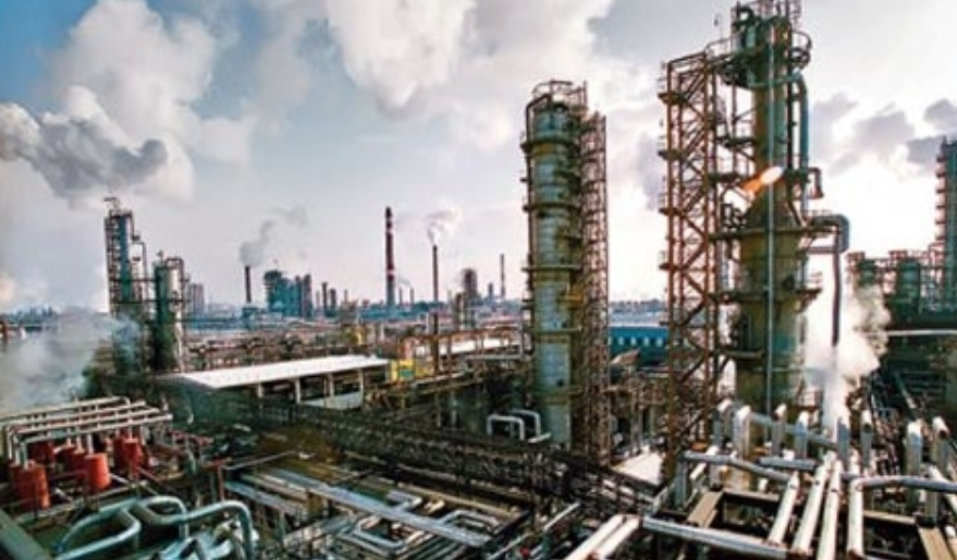 Найбільший нафтопереробний завод Індії відновлює імпорт російської нафти, - Bloomberg